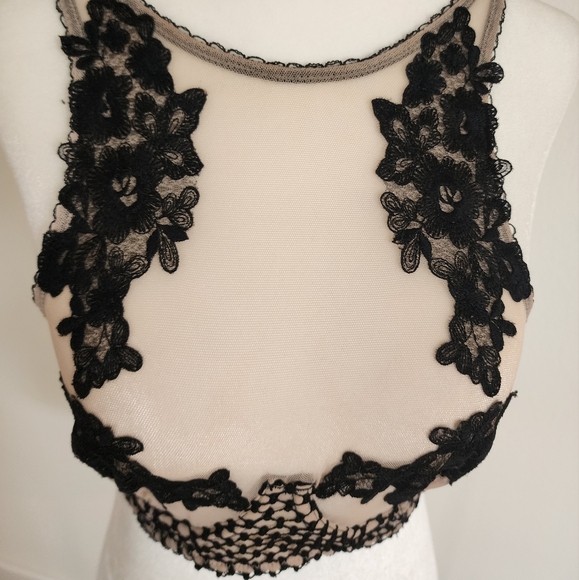 Victoria's Secret Longline Lace Black and Nude Floral Applique Bra size 34b - Picture 3 of 7